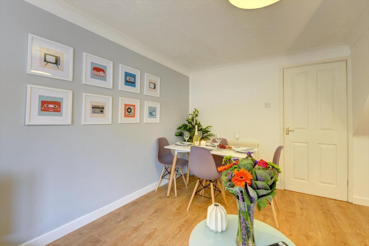 Modern 2 Bed House Sleeps 6 Southam Town Centre - Inspire Homes Ltd Eksteriør bilde