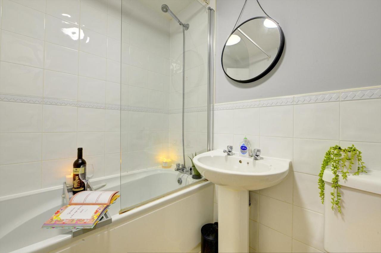 Modern 2 Bed House Sleeps 6 Southam Town Centre - Inspire Homes Ltd Eksteriør bilde
