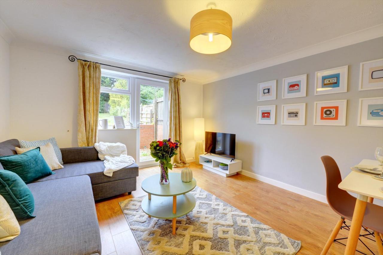Modern 2 Bed House Sleeps 6 Southam Town Centre - Inspire Homes Ltd Eksteriør bilde
